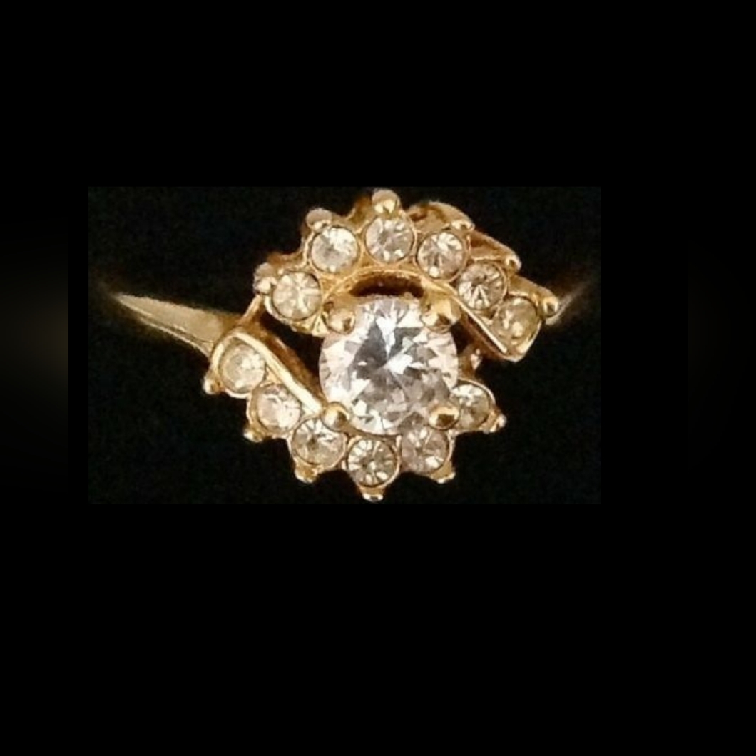 Vintage Cz Cluster Ring Thailand Size 6 30$